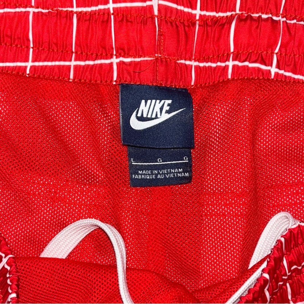 Nike Red Grid Pattern Shorts - Picture 3 of 3